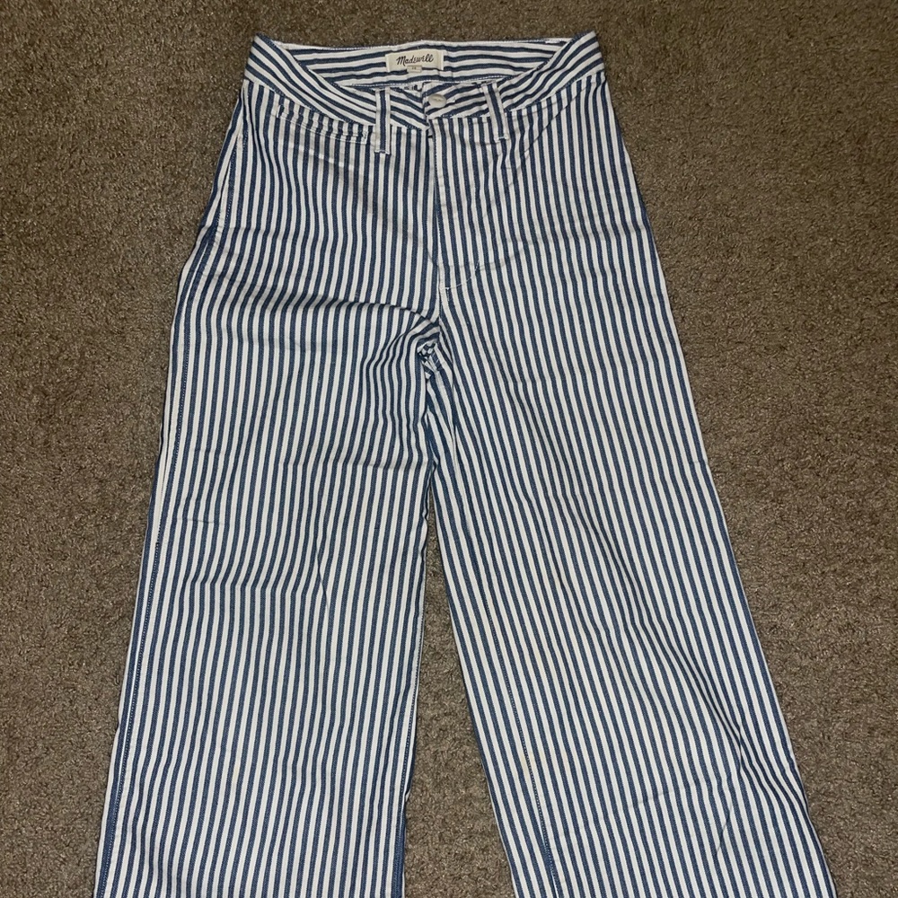 Madewell cropped. Jean and white striped straight cropped jeans